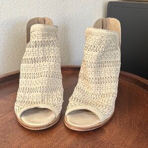 Sbicca Cream Woven Peep-Toe Mules